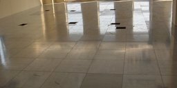 Realizacja podłogi podniesionej pod wykładzinę dywanową w pomieszczeniach biurowych